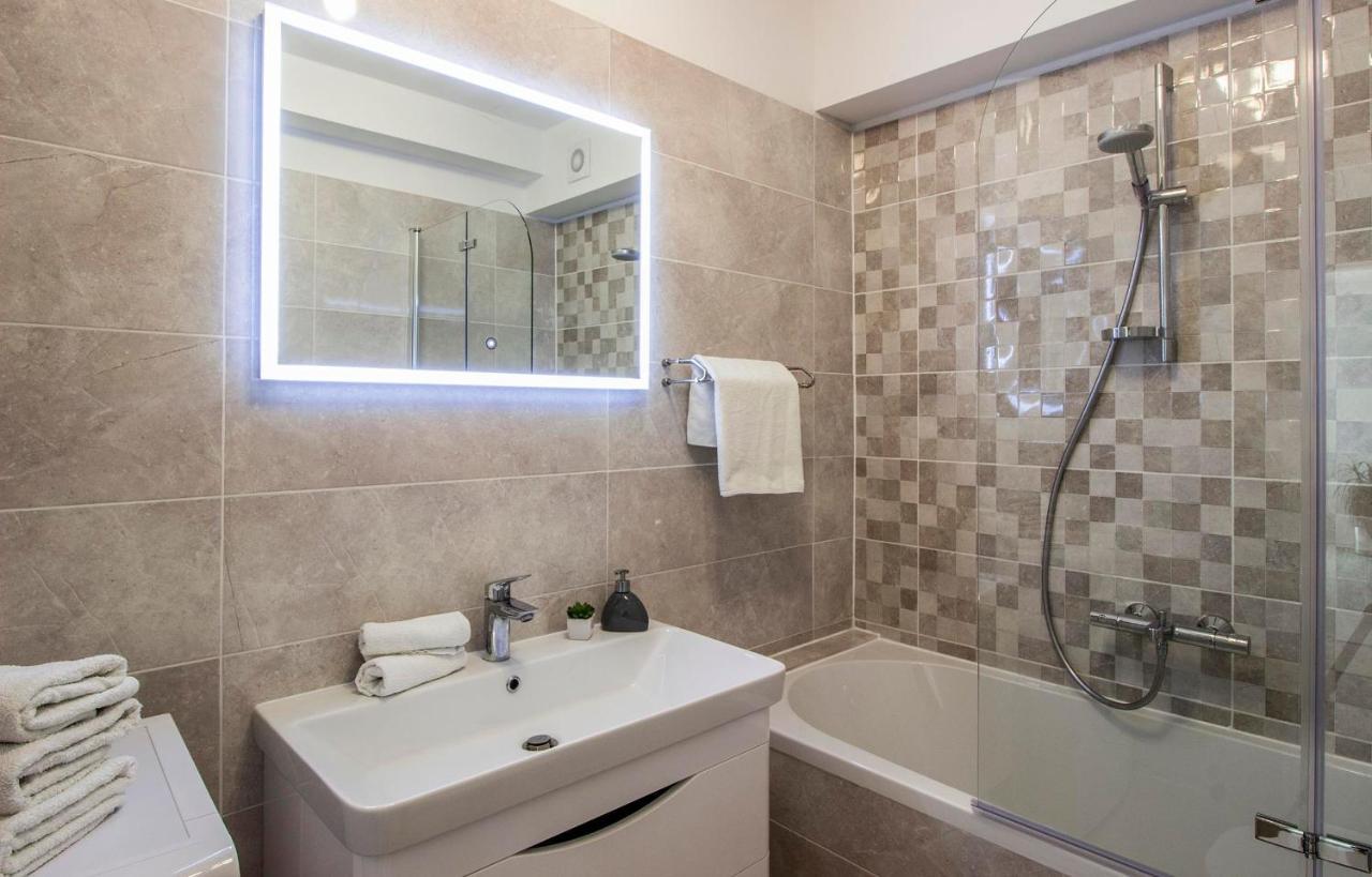 Hill Apartment With Private Pool Kučine Exterior foto
